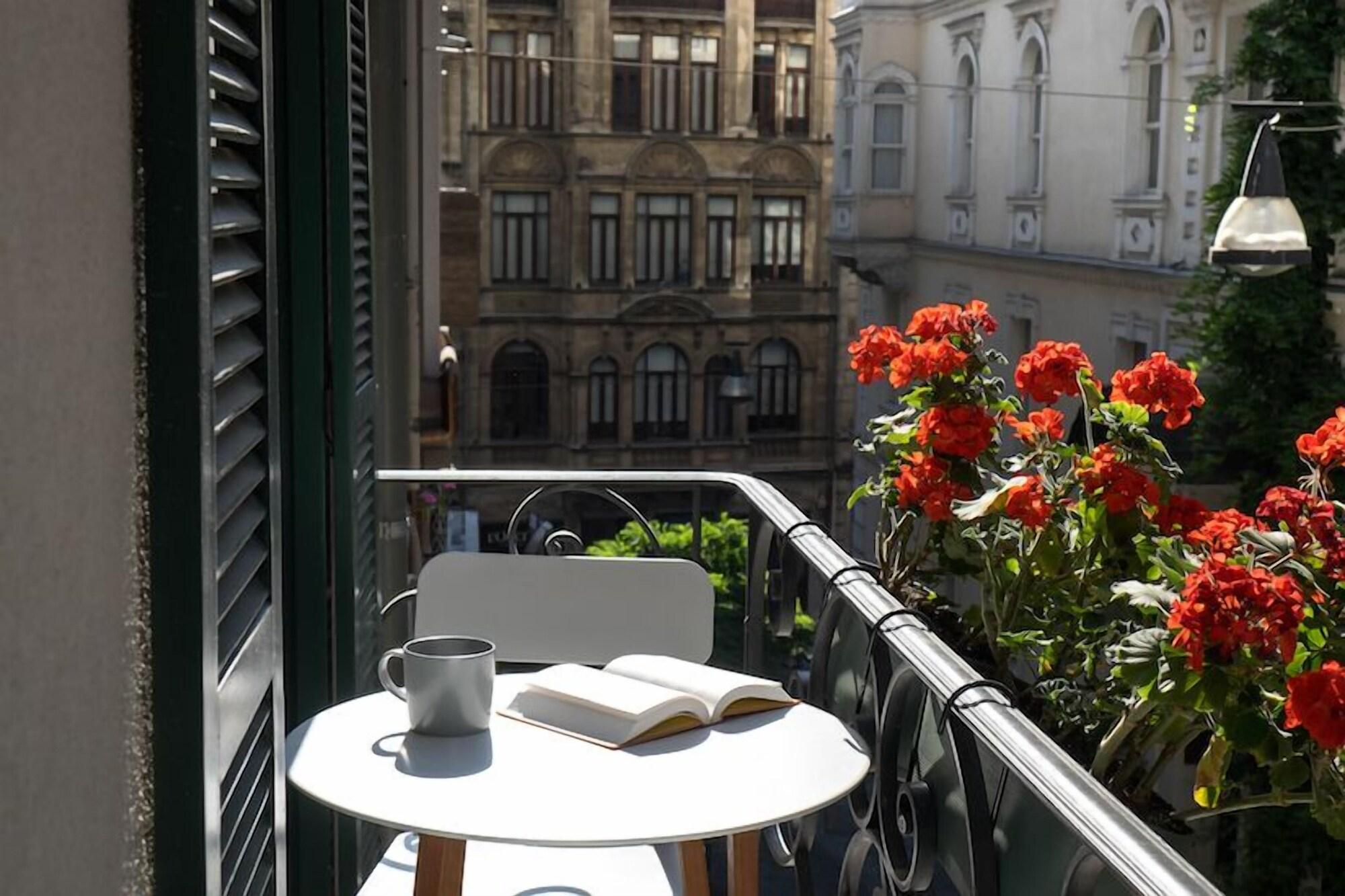 Pera Neuf Hotel Istanbul Exterior photo